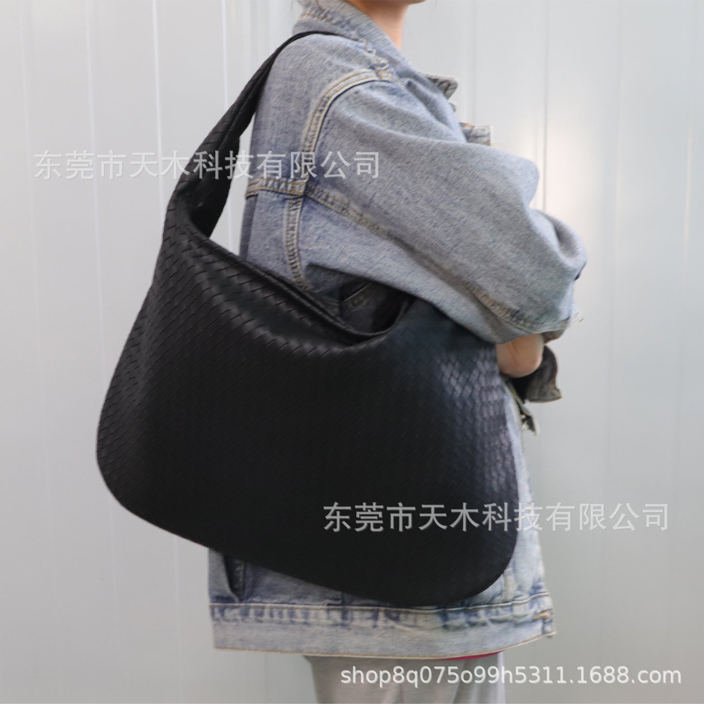 9877b885-e967-4263-b2f1-d6cbd5e6f83c