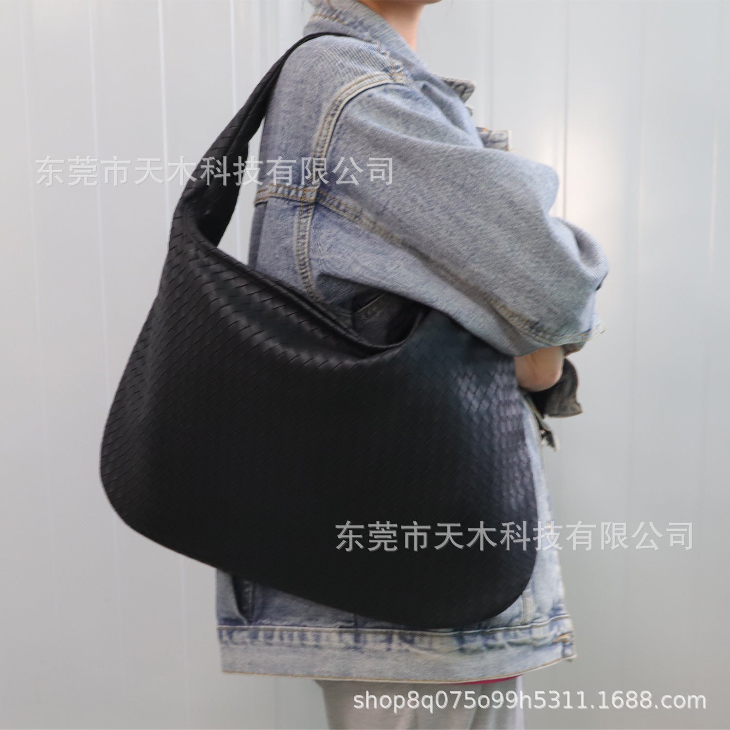 9877b885-e967-4263-b2f1-d6cbd5e6f83c